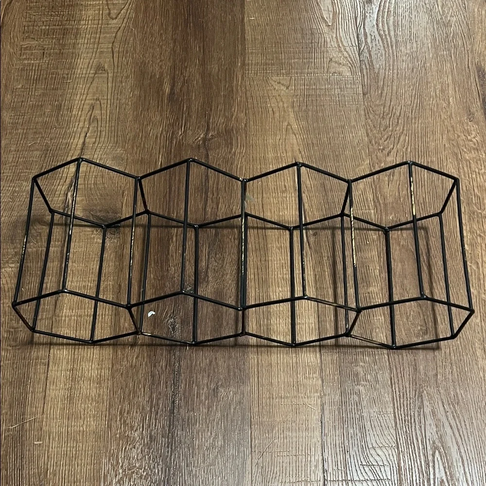 Geometric Black Metal wine bottle holder